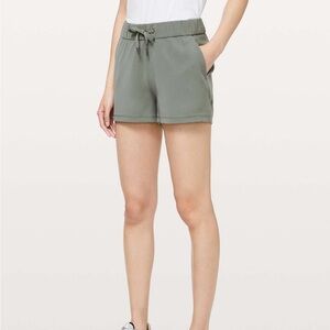 Lululemon On The Fly Short *Woven *2.5" Grey Sage